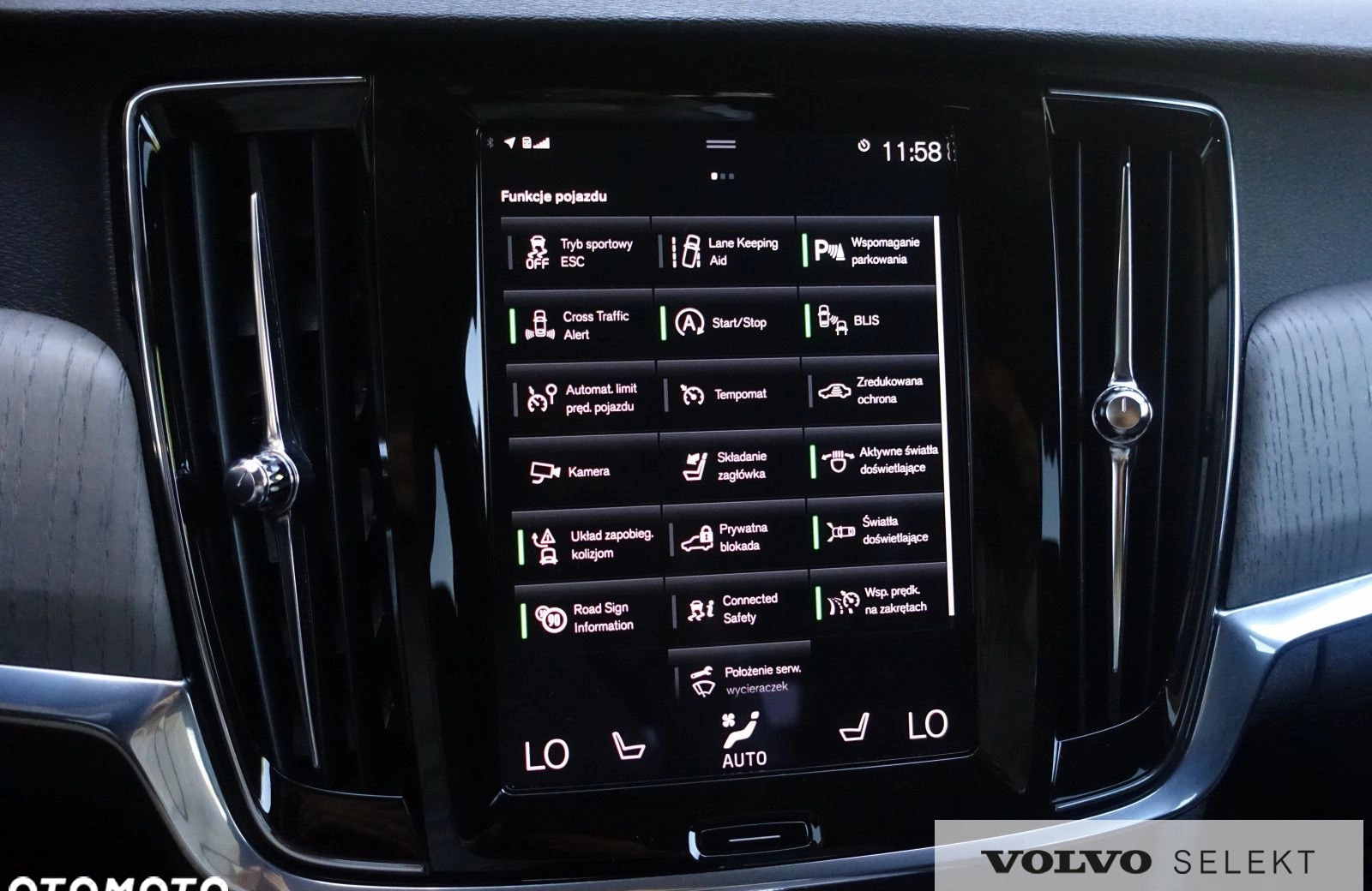 Volvo V90 Cross Country cena 168900 przebieg: 141575, rok produkcji 2021 z Radomsko małe 667